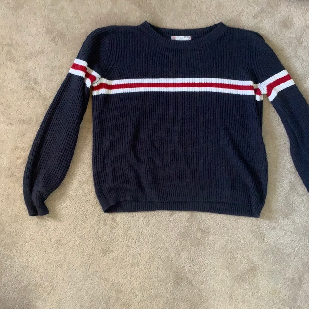 Ribbed, navy blue sweater!